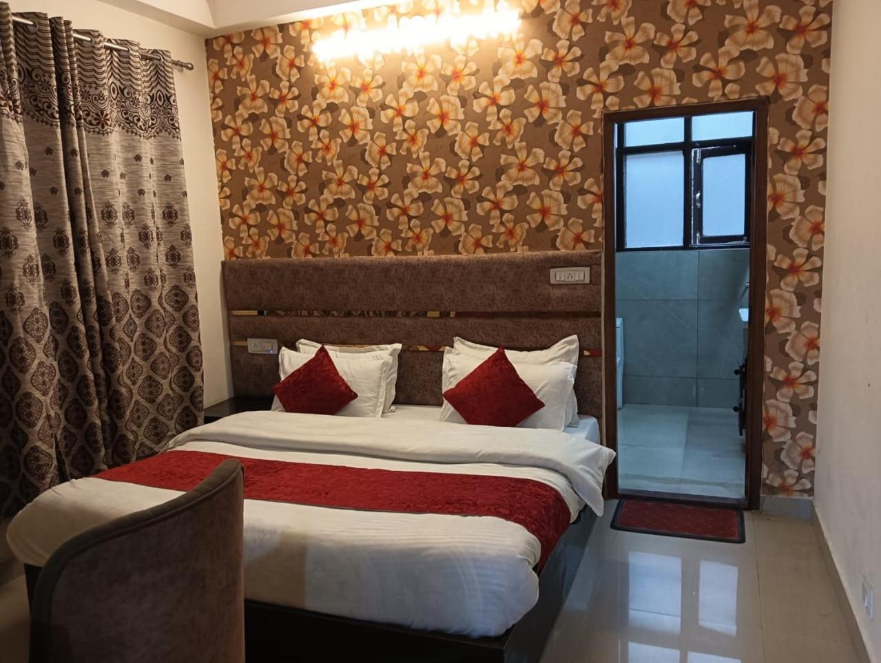 Aston Hills - Luxury Comfort !! Travellers Delight !! Budget Friendly !! Prime Location !! Guest Favourite Shimla