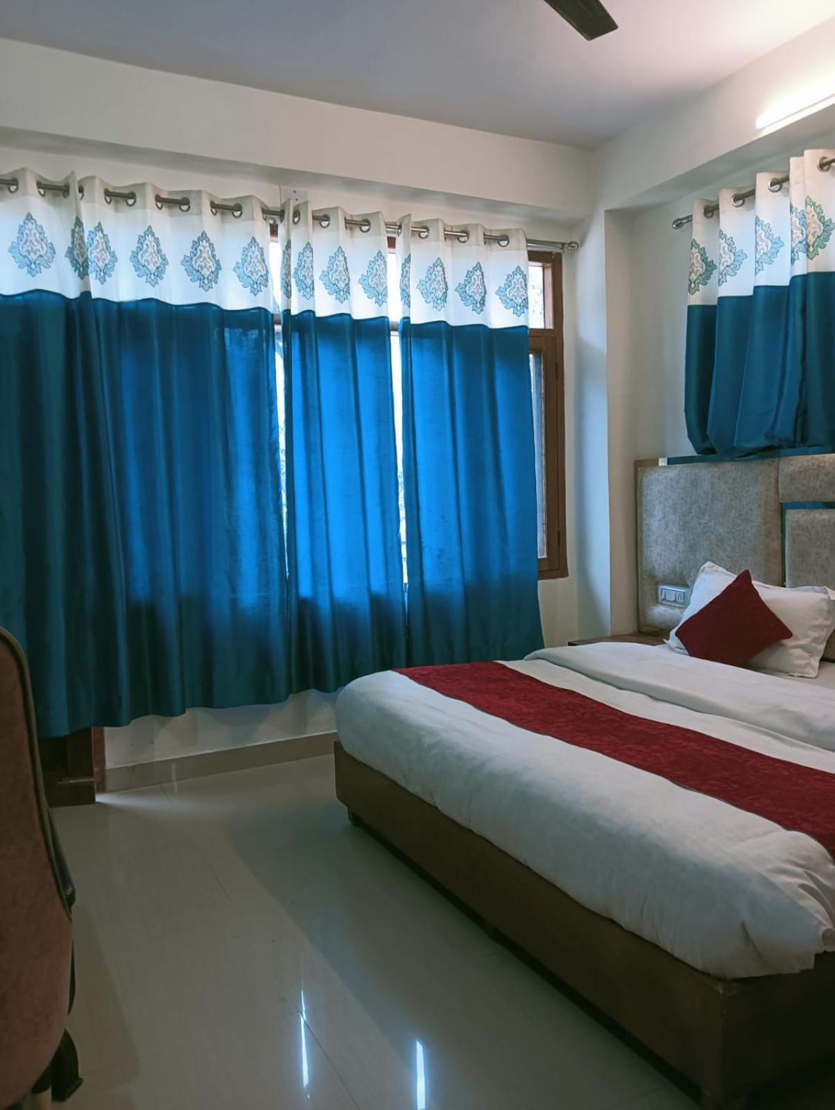 Hotel Aston Hills - Luxury Comfort !! Travellers Delight !! Budget Friendly !! Prime Location !! Guest Favourite 4*
