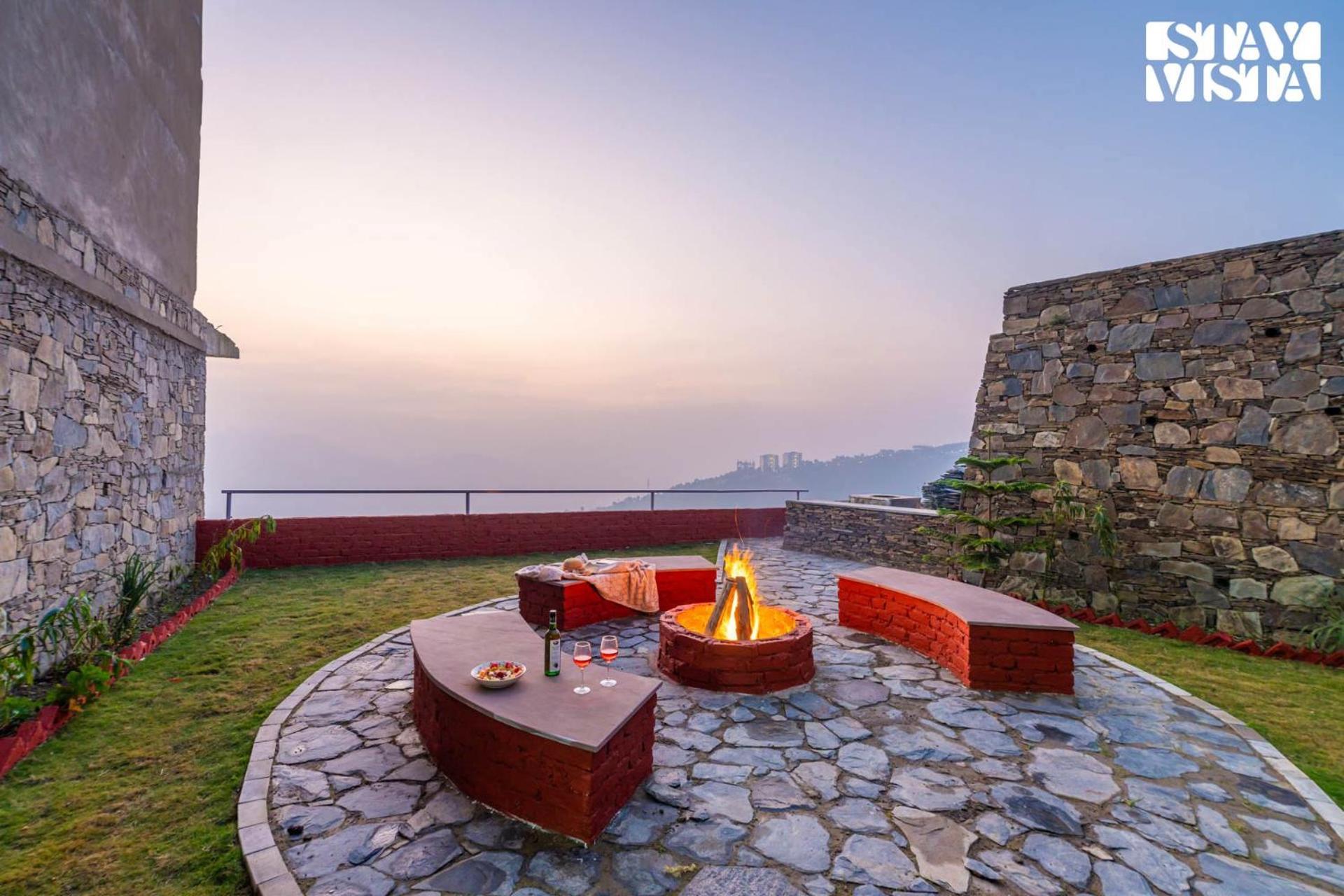 Stayvista At Pine At Elysium Estate With Bonfire Shimla