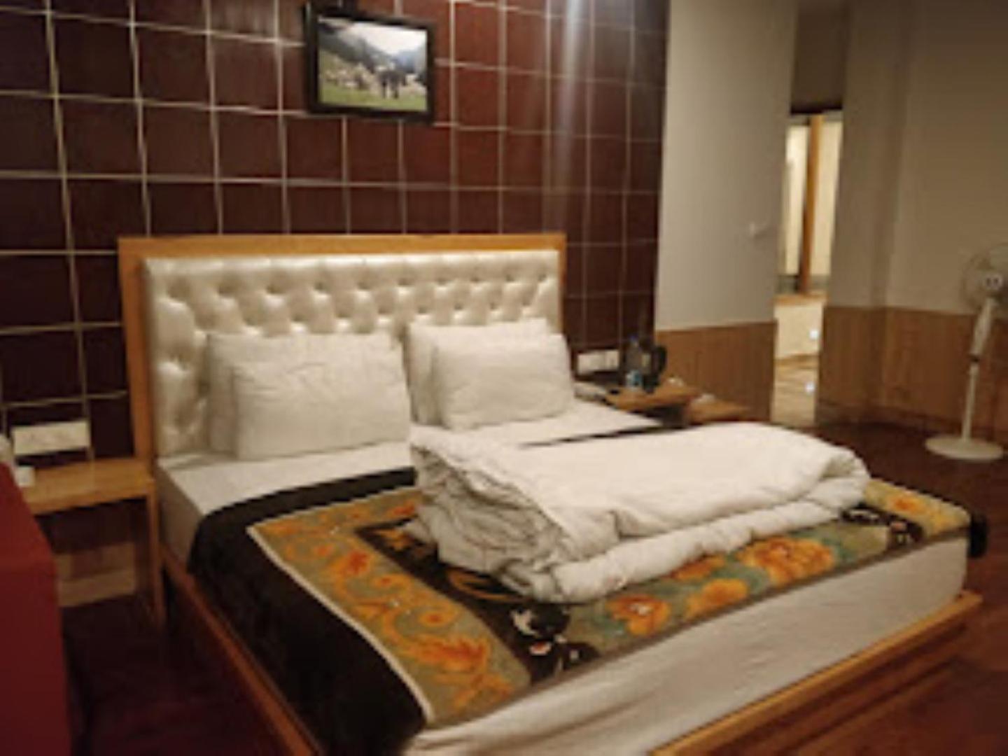 Hotel Greens 3*