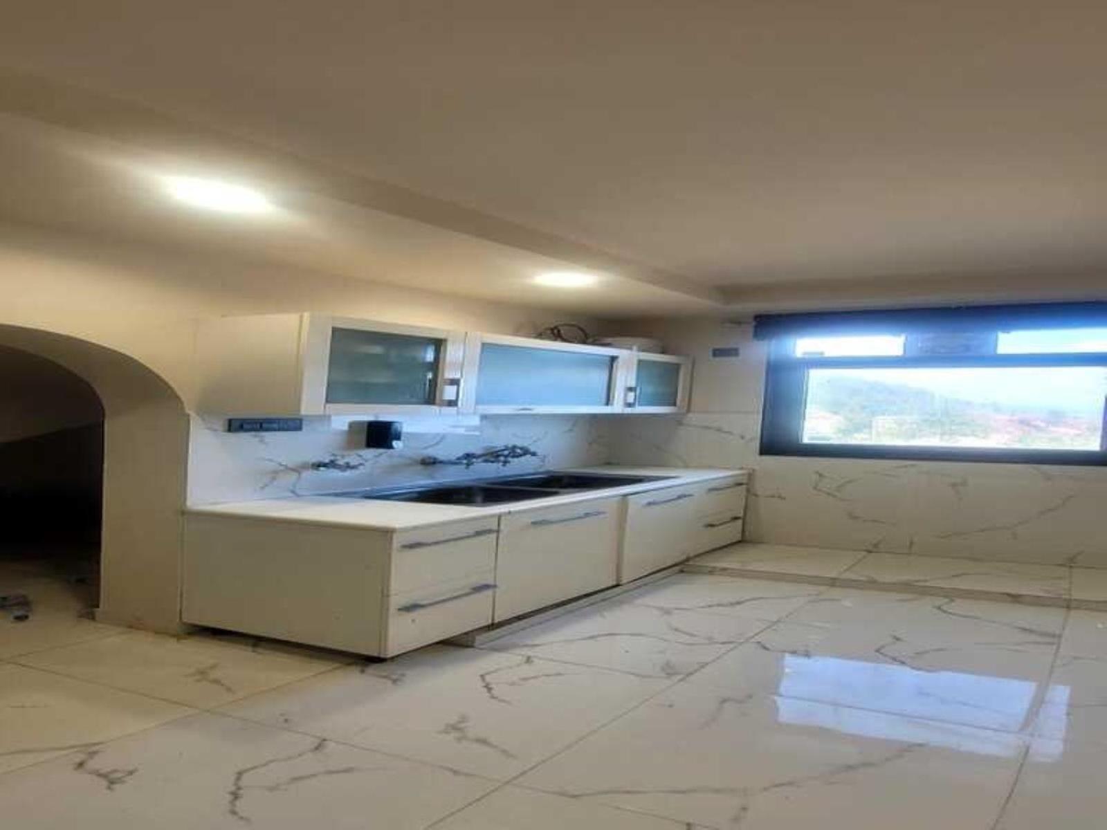Sunday Premium 5 Bhk Mihika, * Shimla