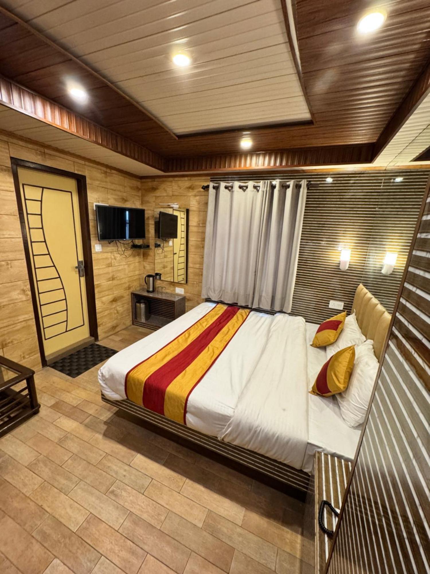 Hotel Victory And Restaurant By Gs Hospitality