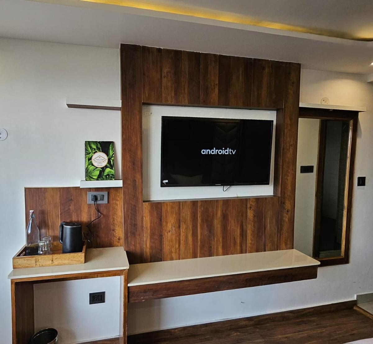 Hotel The Vista - Royale Near Mall Road Free Pickup From Railway Station Shimla