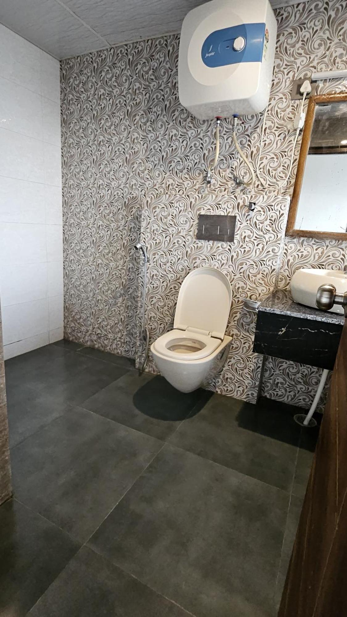 The Vista - Royale Near Mall Road Free Pickup From Railway Station 4*