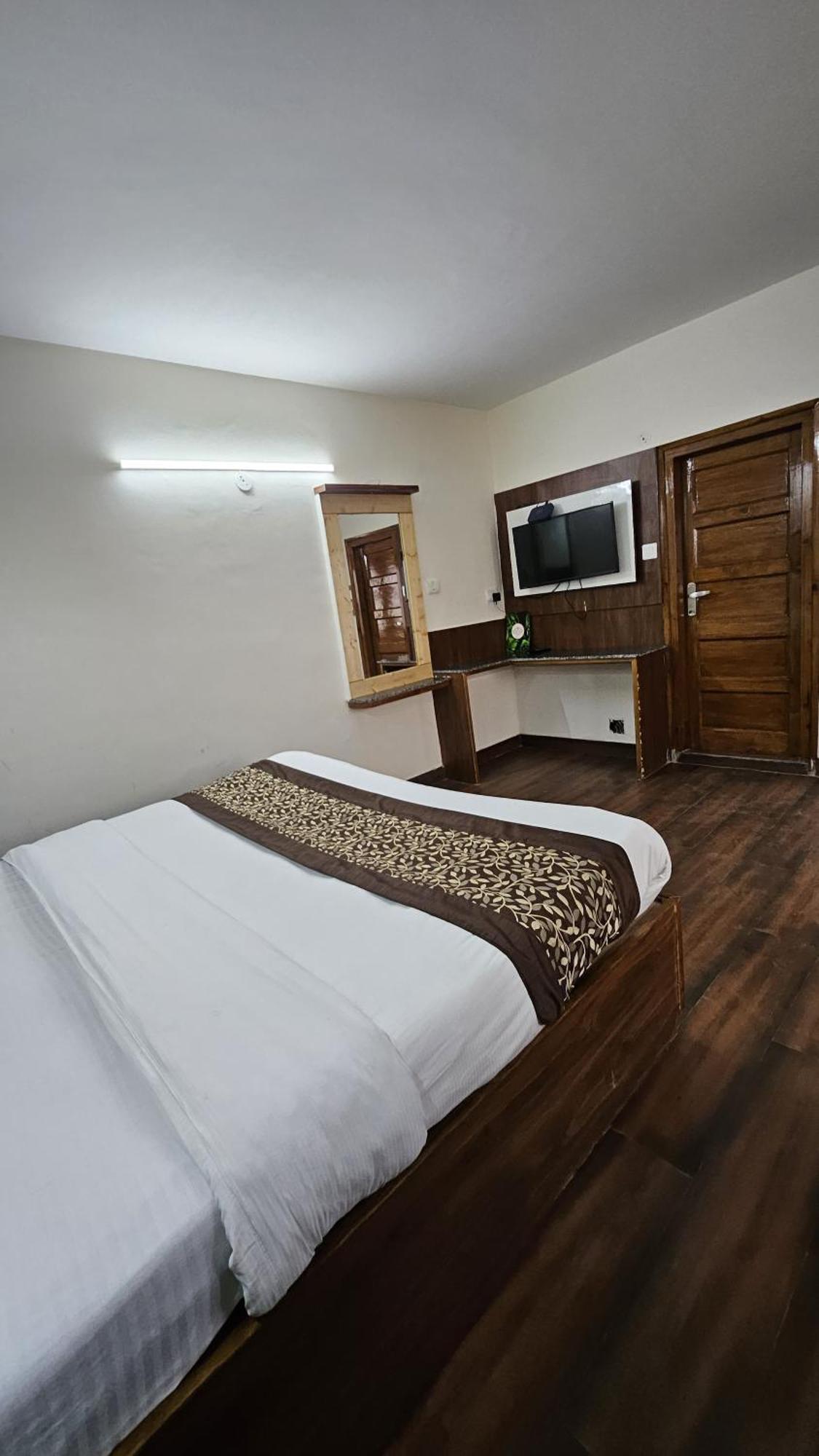 Hotel The New Pankaj-newly Renovated-near Mall Road- Free Pickup From Railway Station 2*