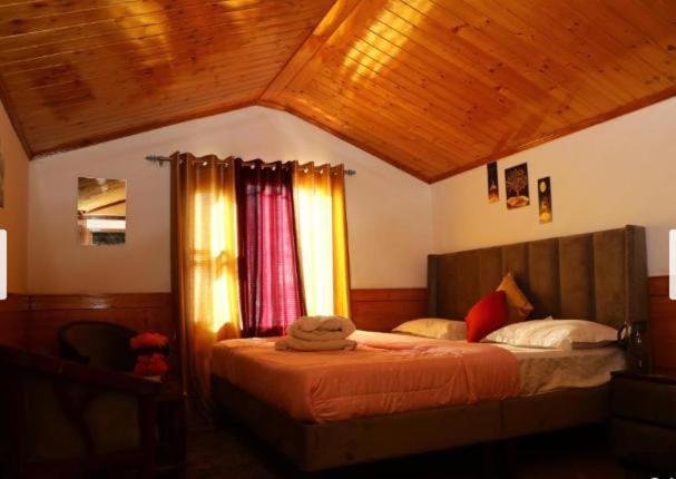 Homestay Valley Gulmohar *