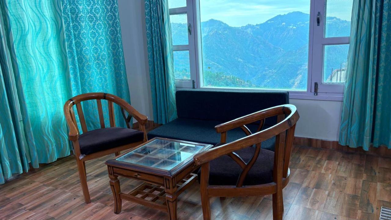 Royal Ace !! Mountain View Rooms!! Private Balcony!! Hotel