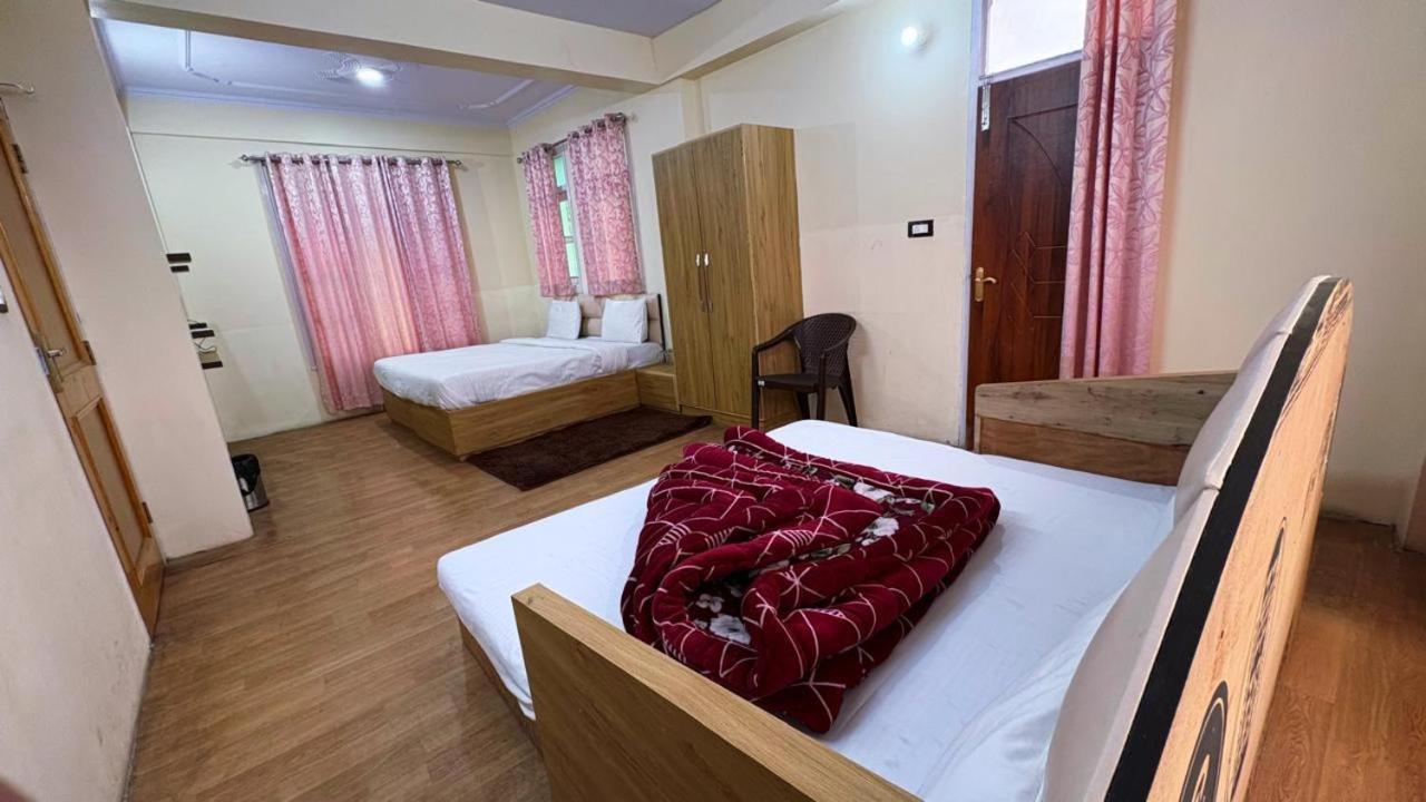 Hotel Royal Ace !! Mountain View Rooms!! Private Balcony!!