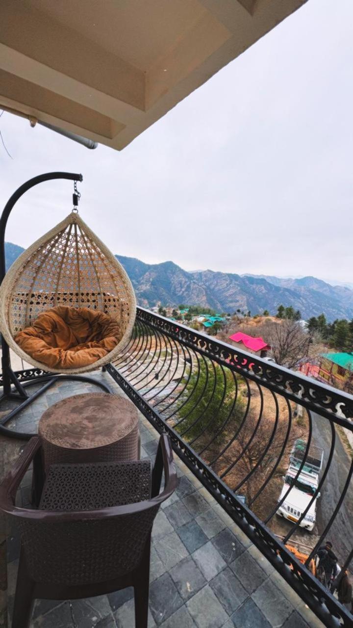 Royal Ace !! Mountain View Rooms!! Private Balcony!! Shimla