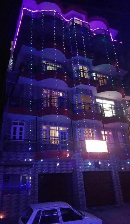 Apartment O 81250d Abhiaak Regency *