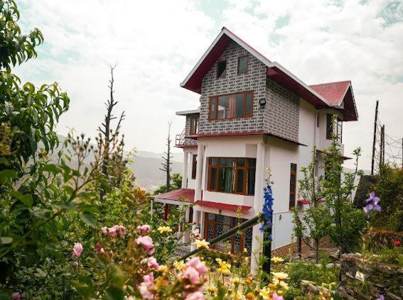Shri Homestay *
