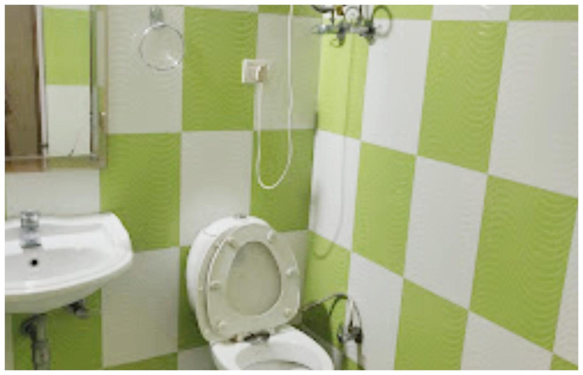 H G N Near Park And Temple Hotel 4*