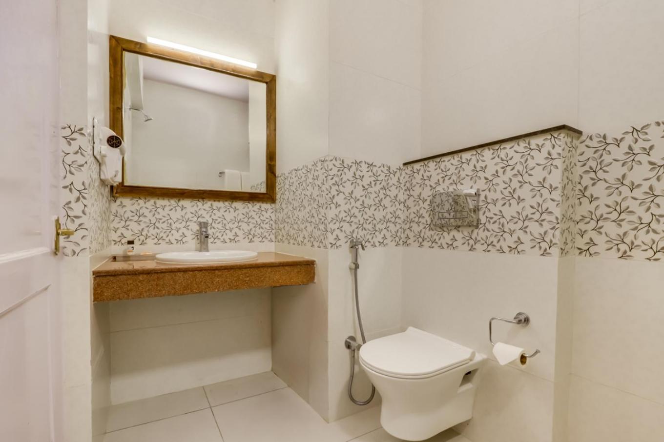 Hotel Summit Le Royale Hotel,