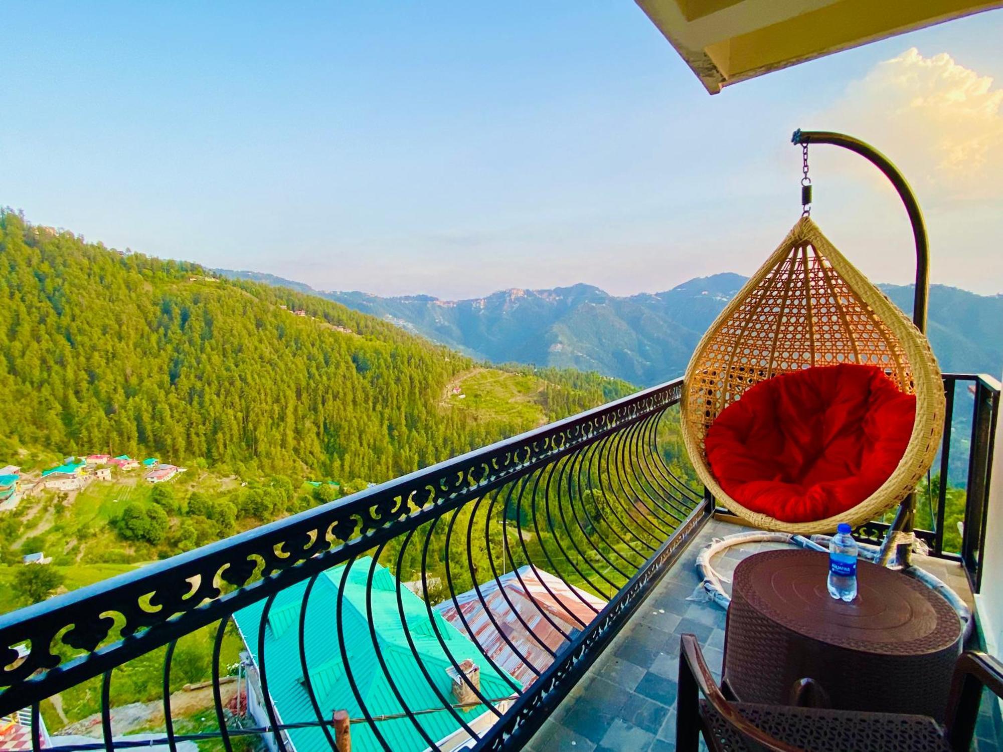 Hotel Royal Ace !! Mountain View Rooms!! Private Balcony!! *