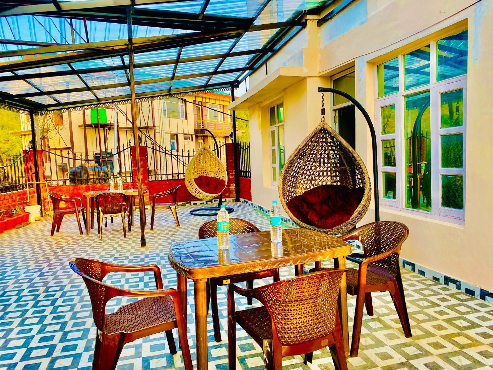 Royal Ace !! Mountain View Rooms!! Private Balcony!! *