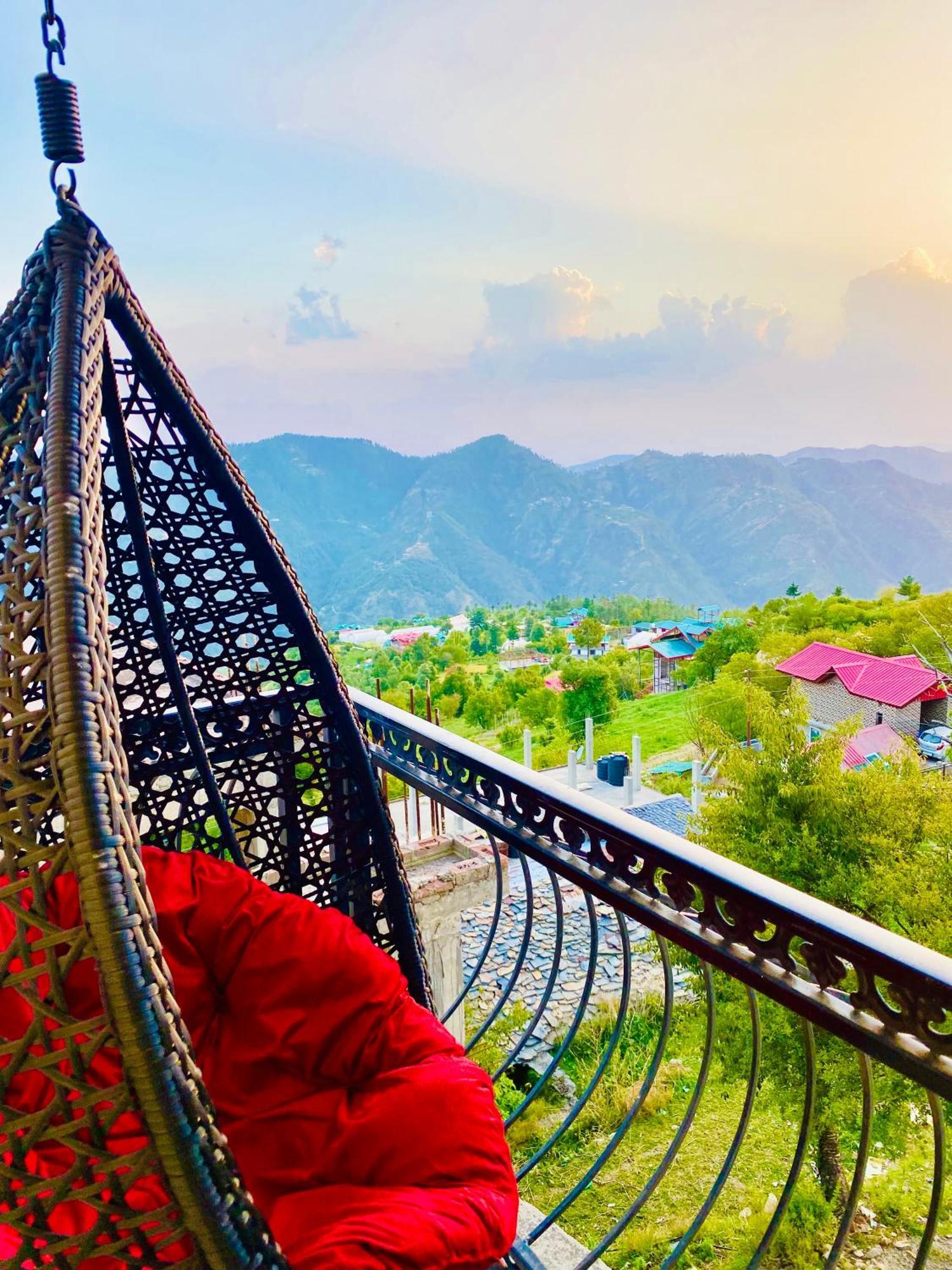 Royal Ace !! Mountain View Rooms!! Private Balcony!!