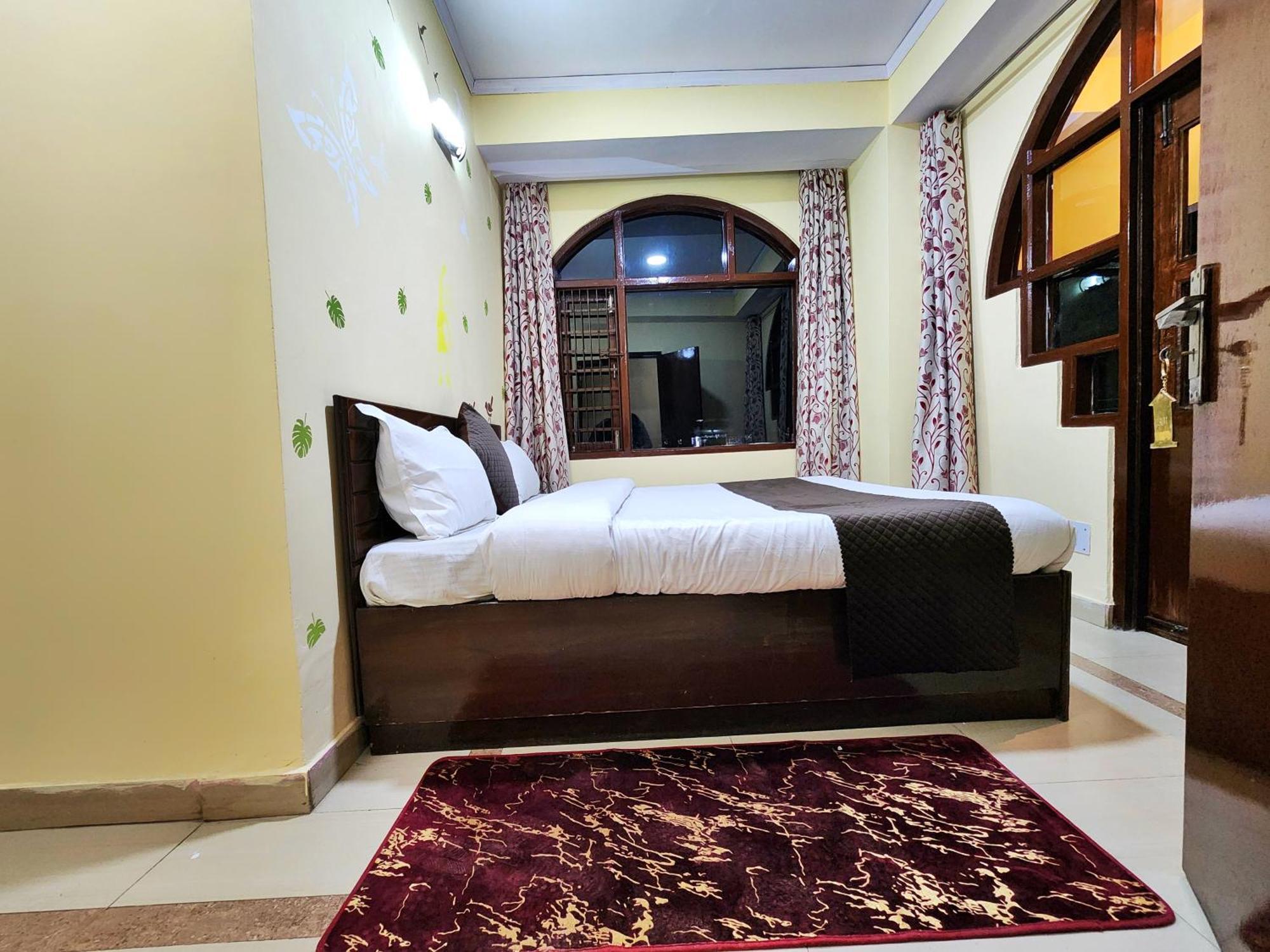 Hotel Taj Palace By Kalra Hospitality Near Mall Road