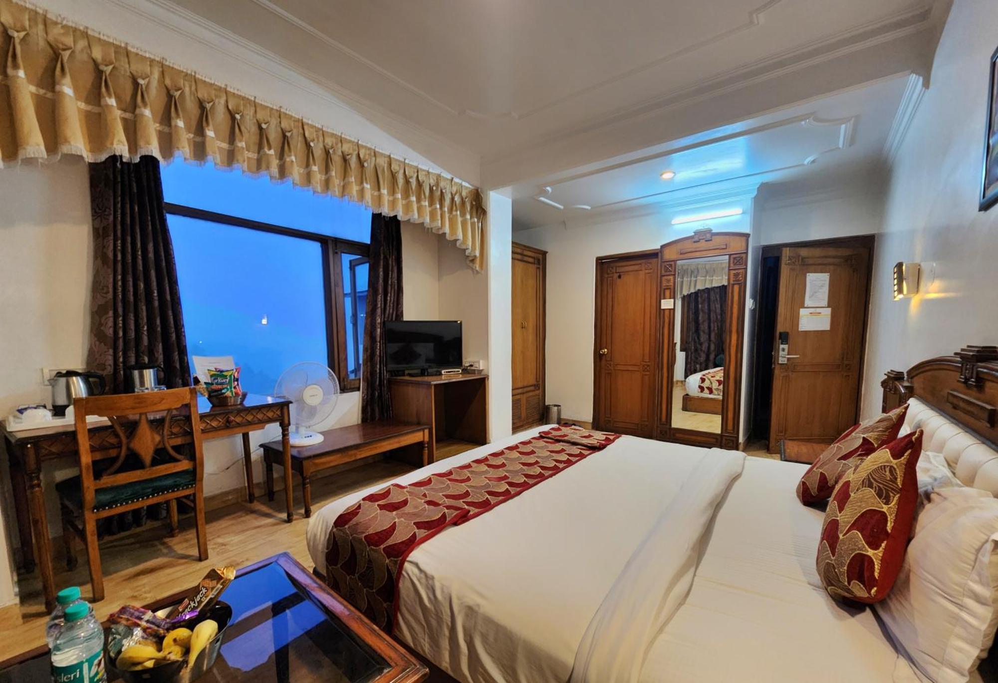 Hotel Surya