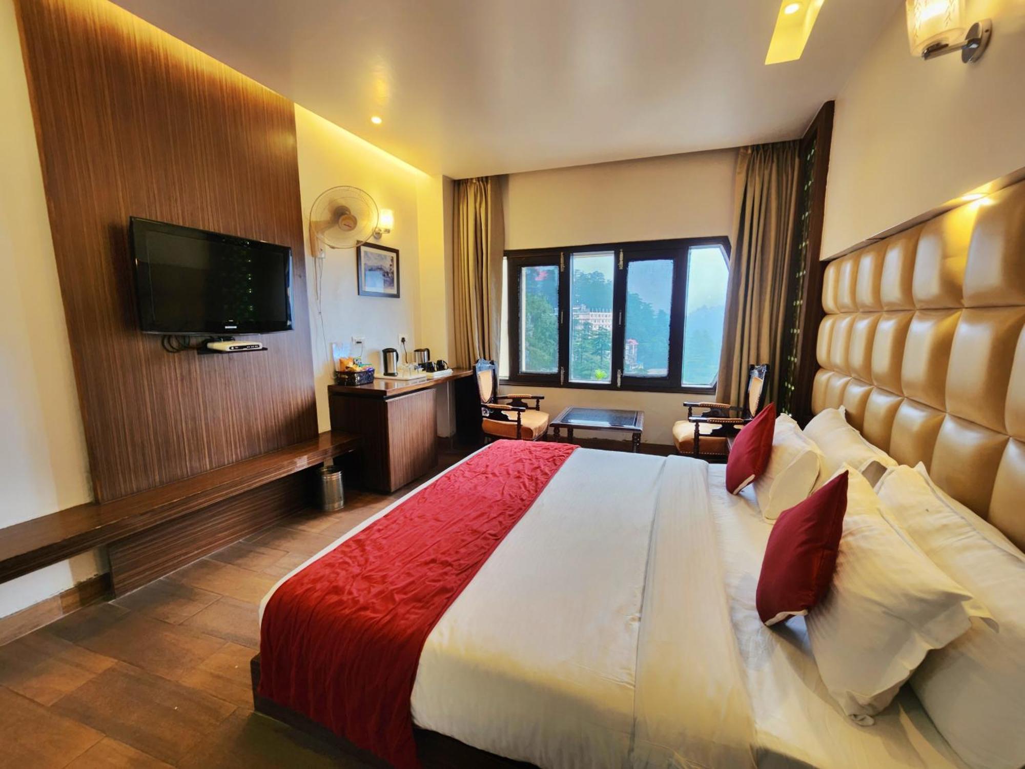 Hotel Surya 3*