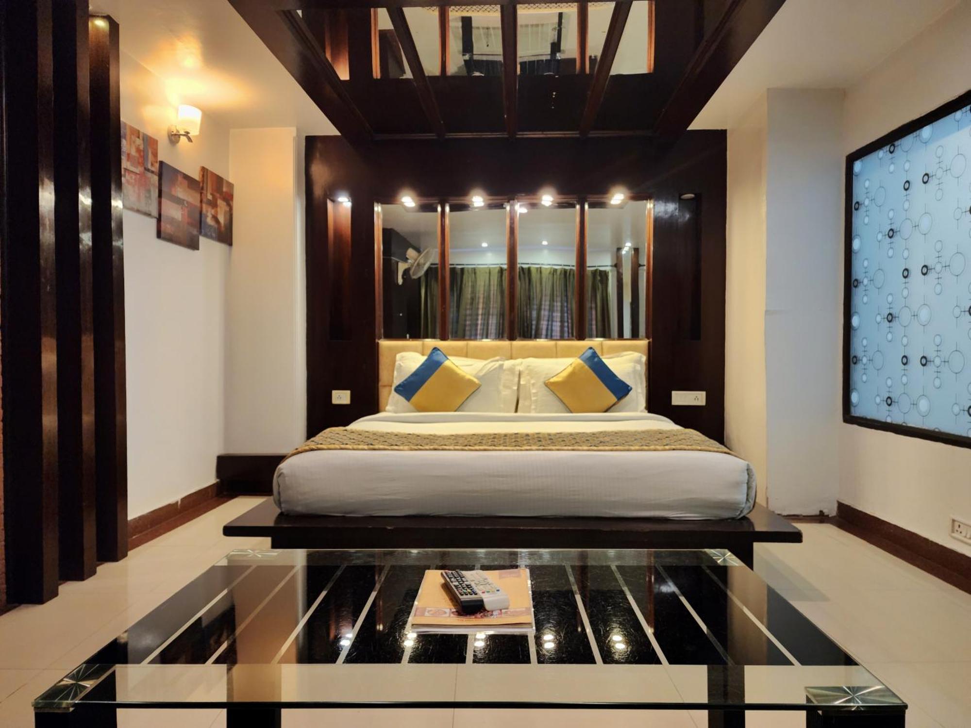 Surya Hotel 3*