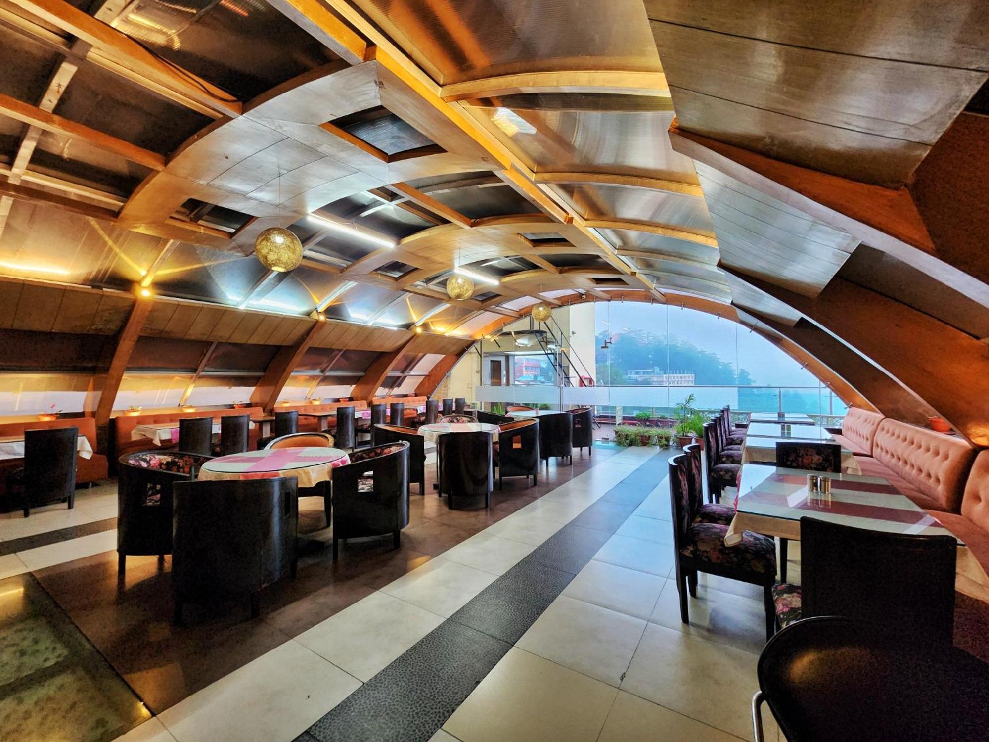 Surya Hotel 3*