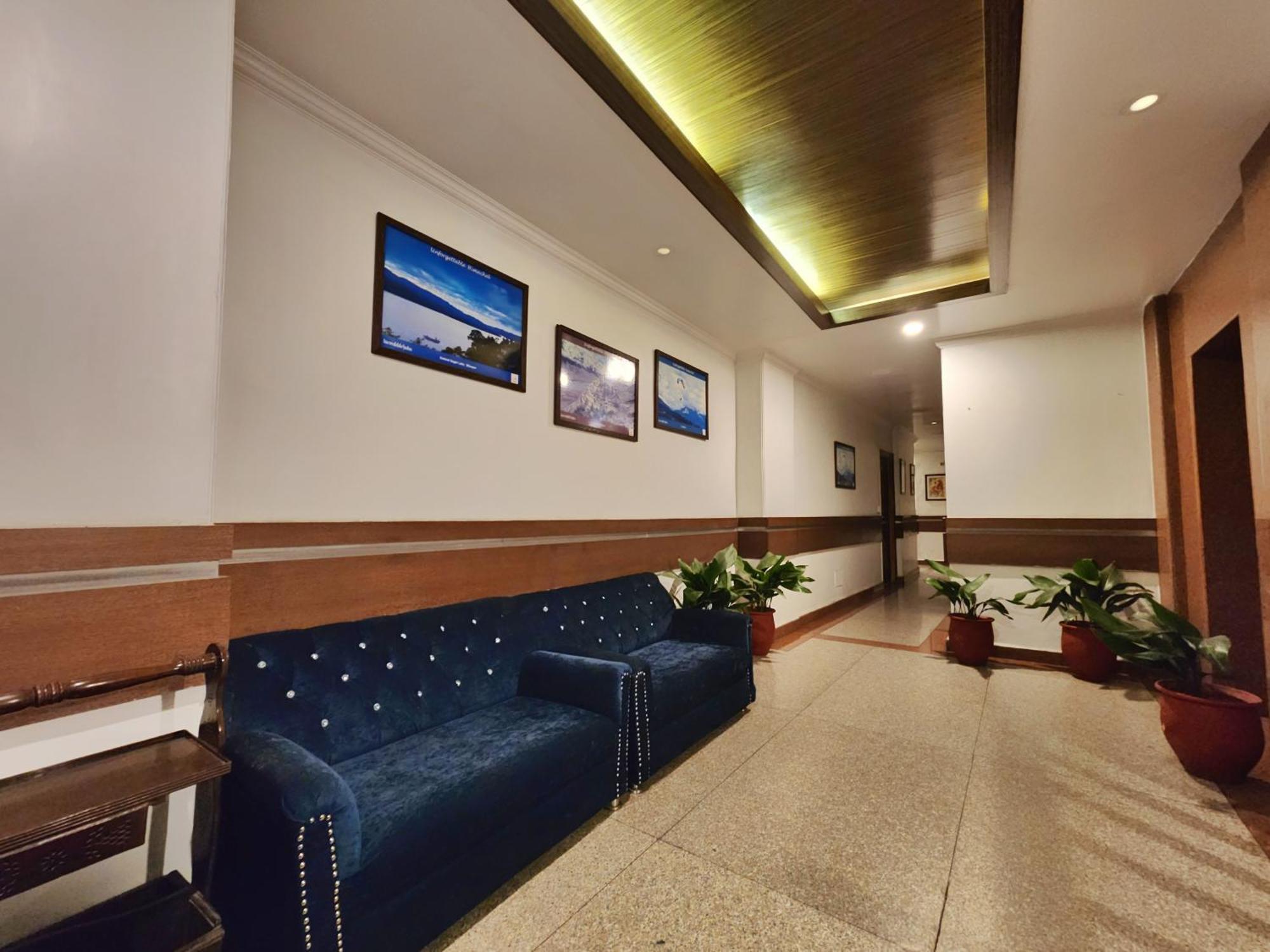 Hotel Surya 3*