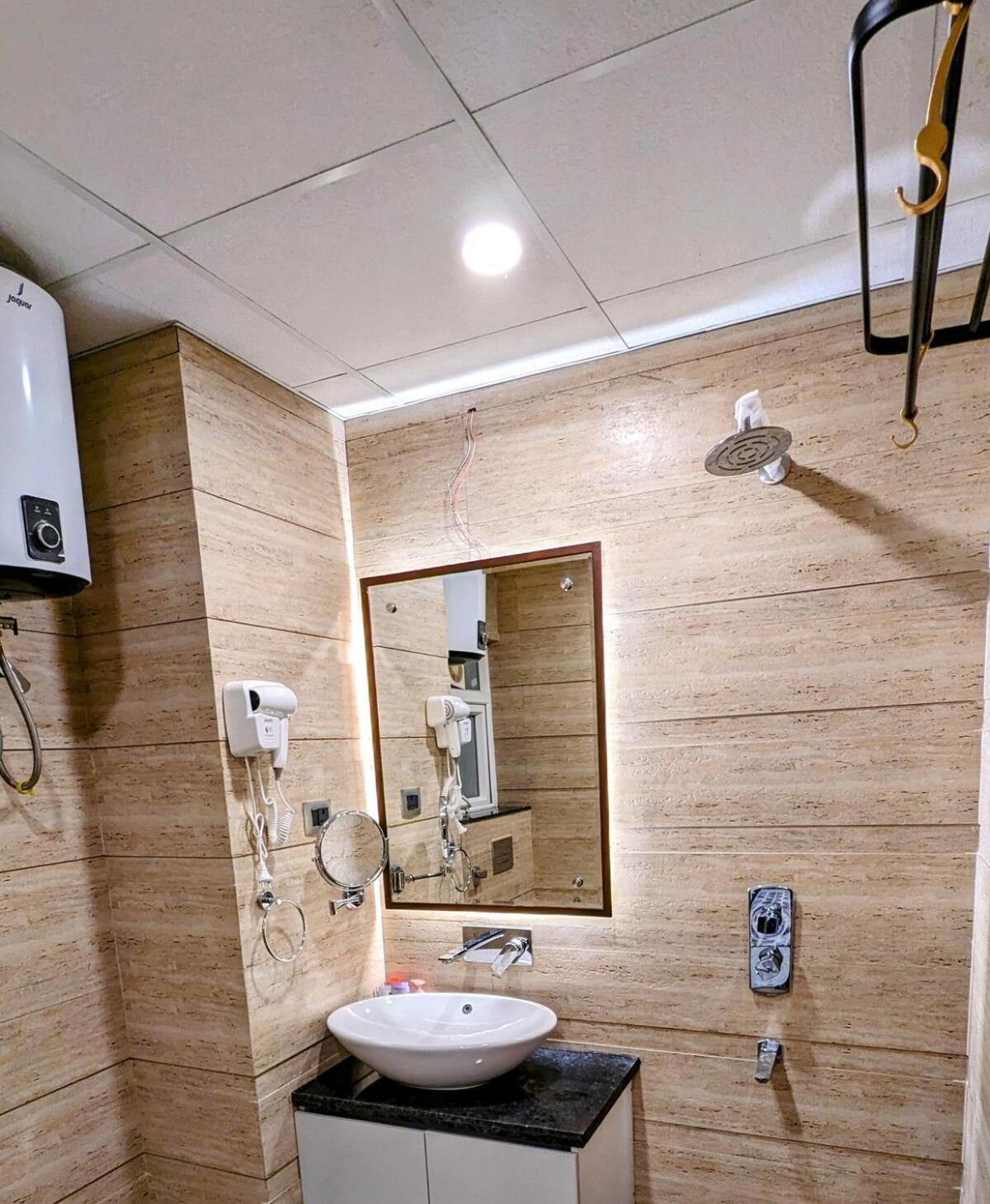 Staycation Apartment *