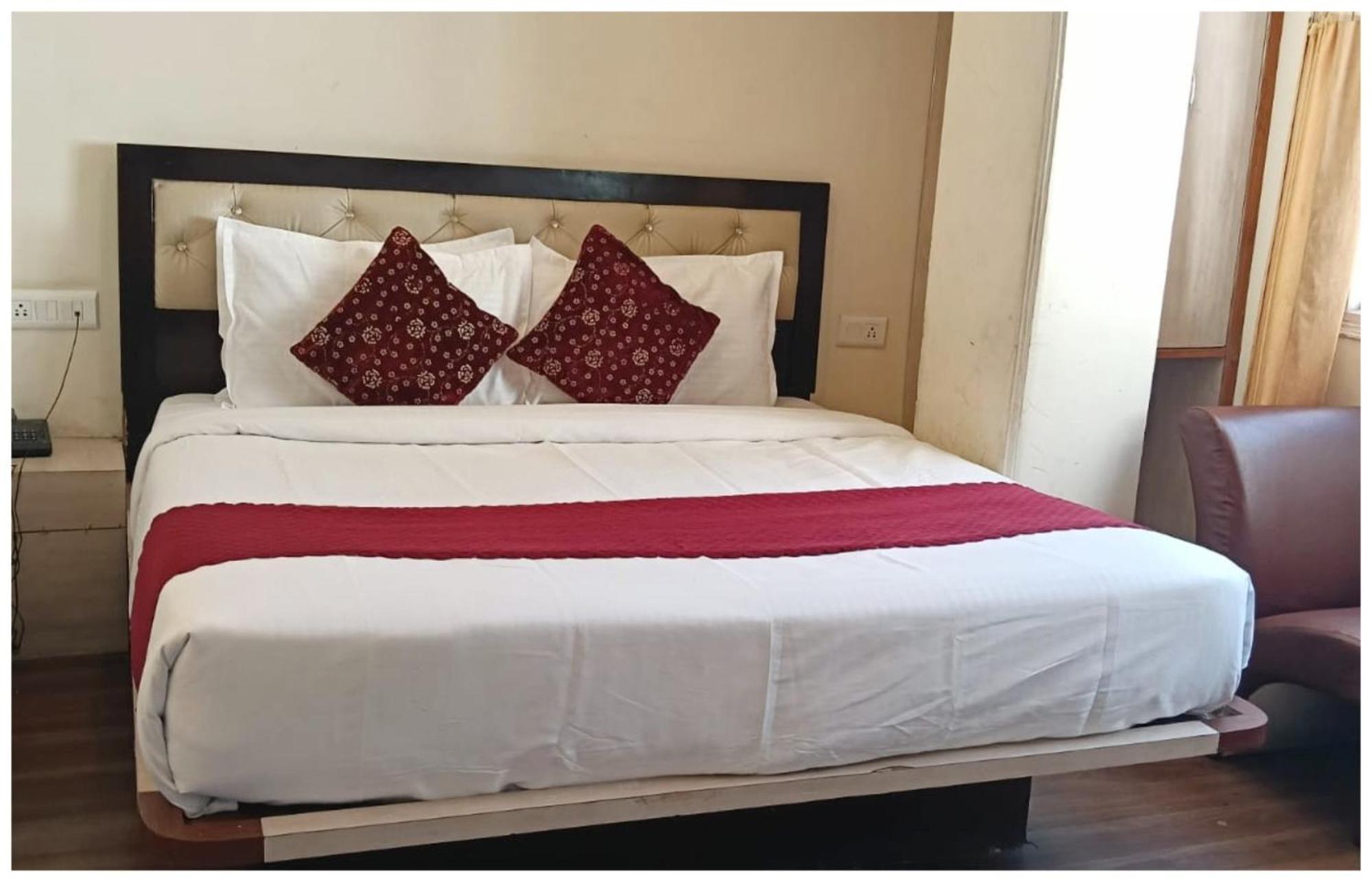 Budget - A P A S A R A - Near Tourism Lift - Baba Bhalku Rail Museum- Hygiene & Spacious - Budget Hotel 3*