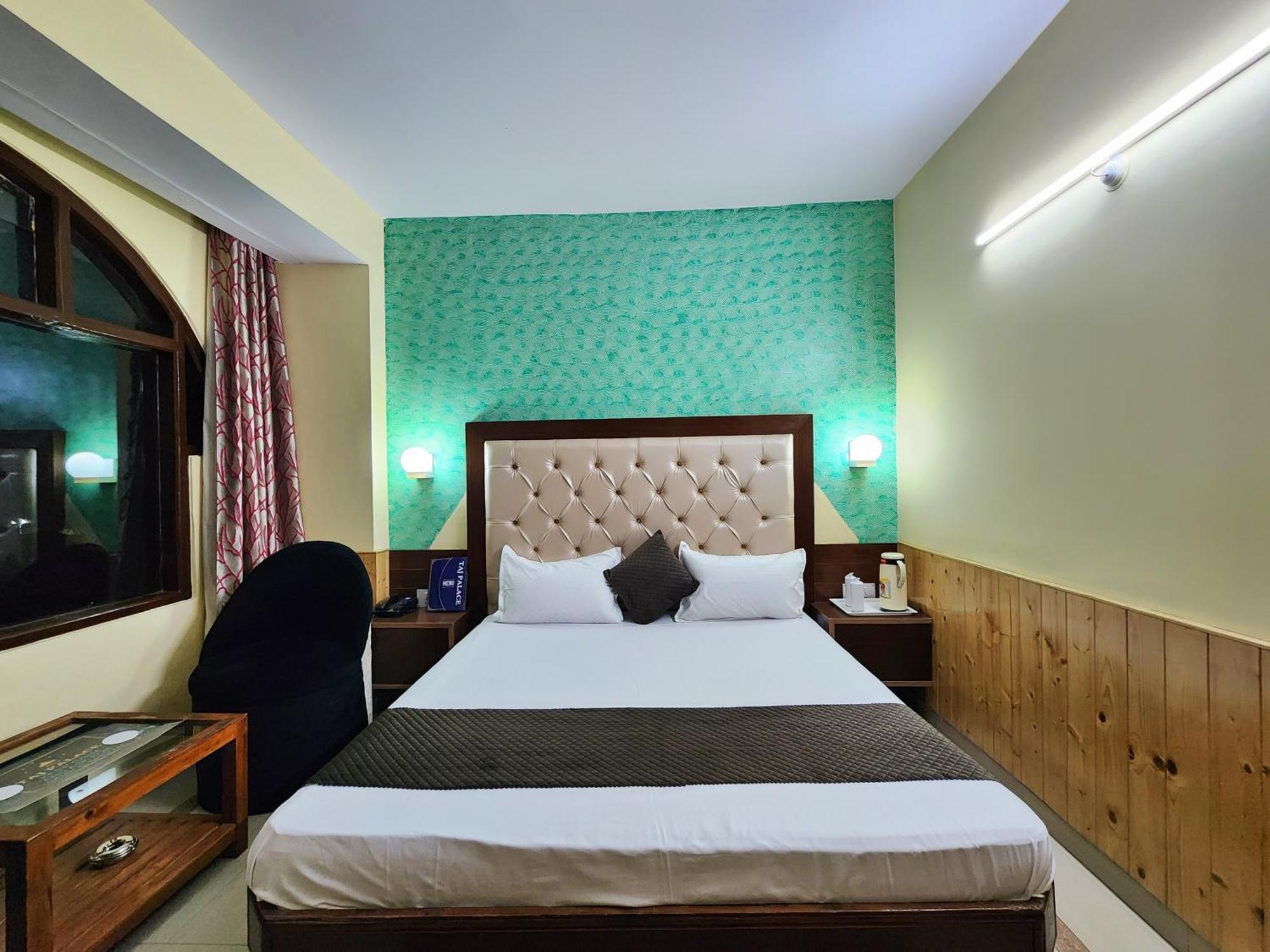 Taj Palace By Kalra Hospitality Near Mall Road Hotel 3*