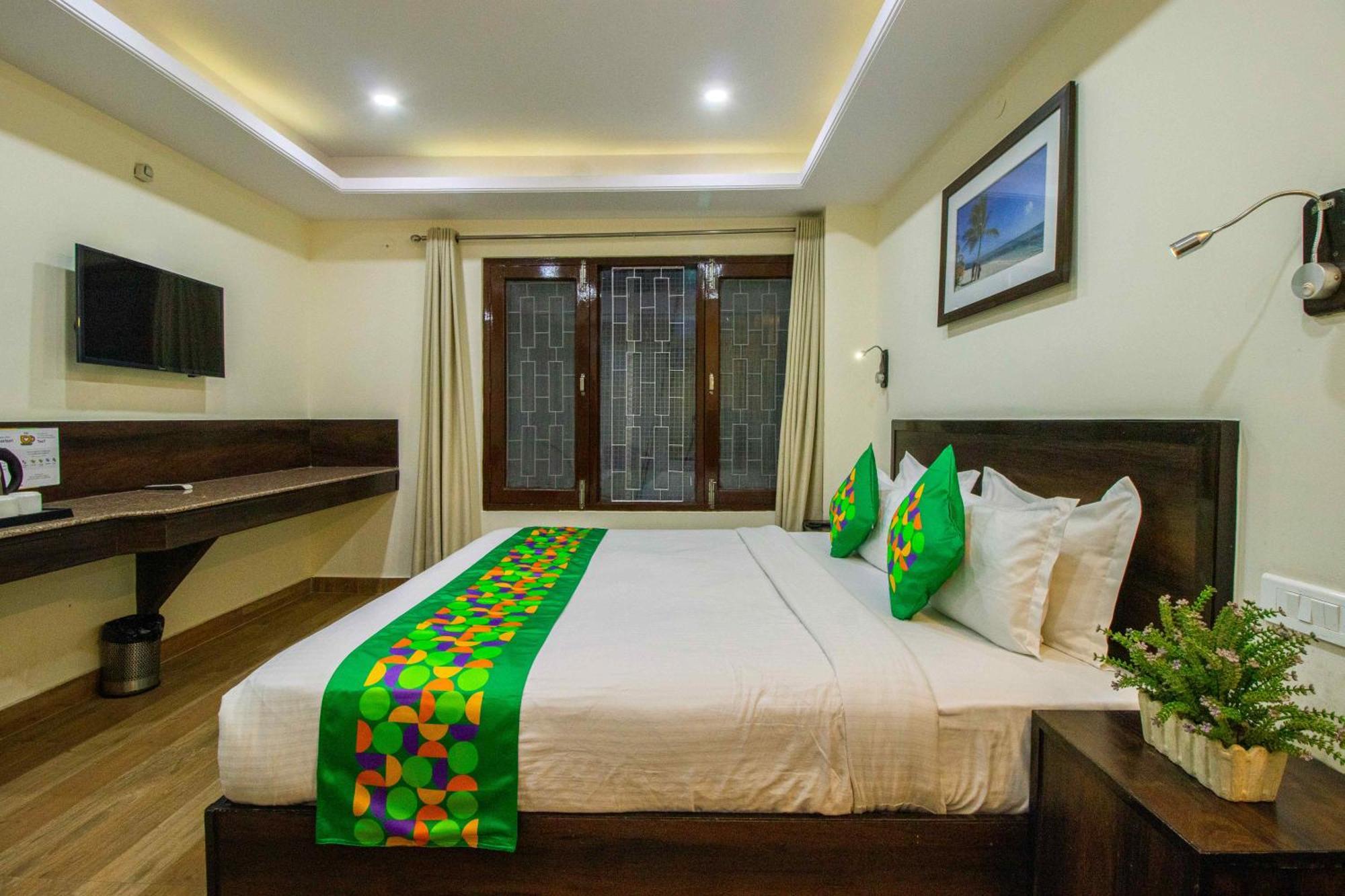 Hotel Treebo Maharaja, Near Mall Road