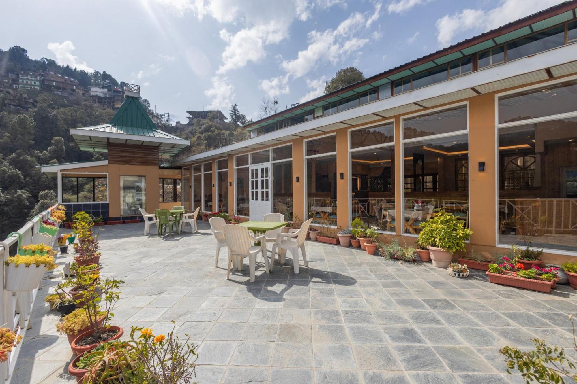 Treebo Lords Garden Glory With Valley View & Centralized Heating Shimla
