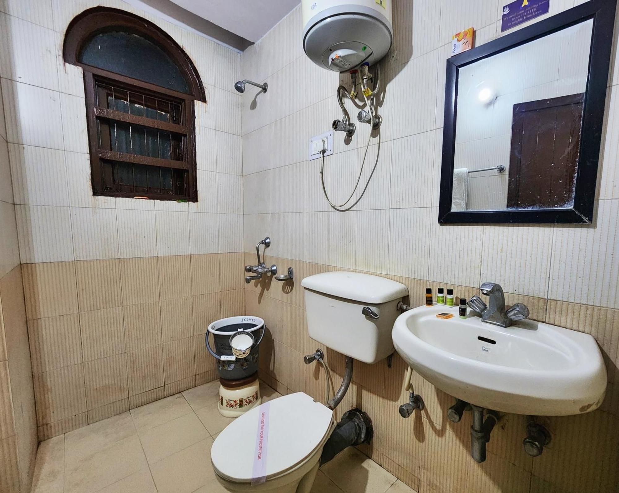 Taj Palace By Kalra Hospitality Near Mall Road
