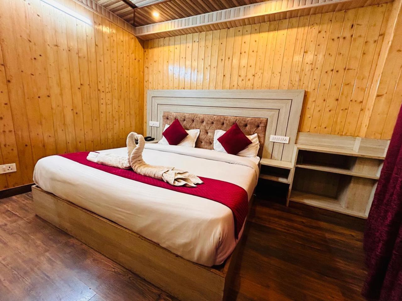 Homestay Yog Maya Near Sankat Mochan Temple