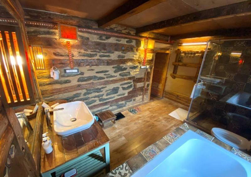 Meenabagh Homes Ratnari Hotel *