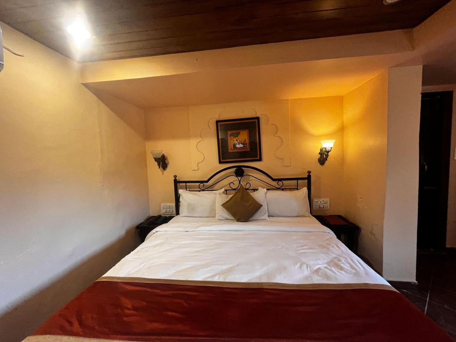 Sanjay Hotel *