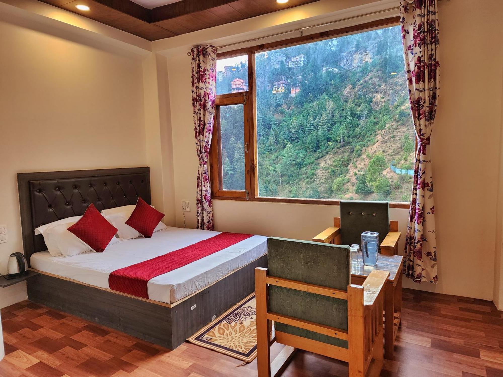 Homestay Royal Cedar *
