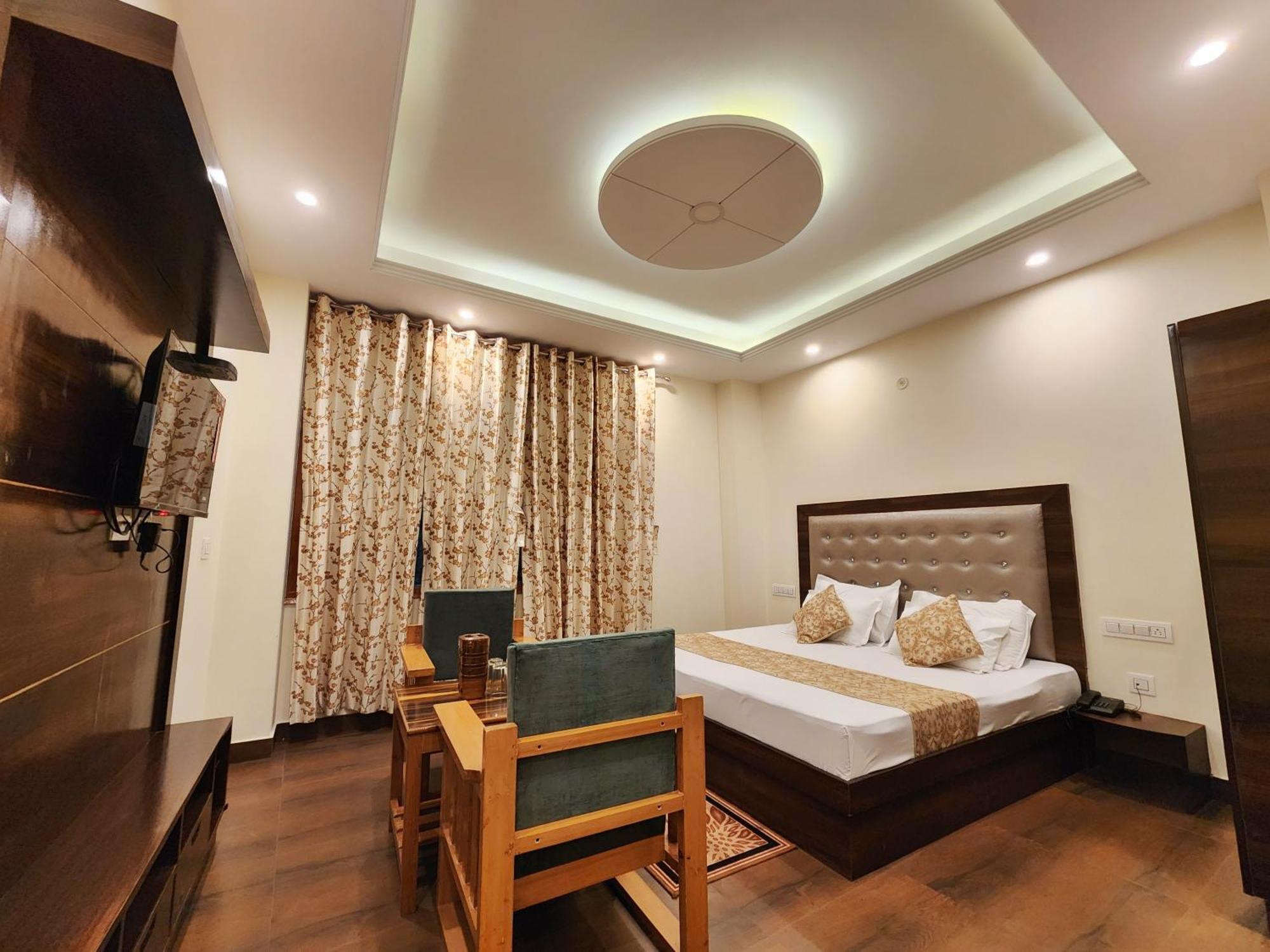 Royal Cedar Homestay