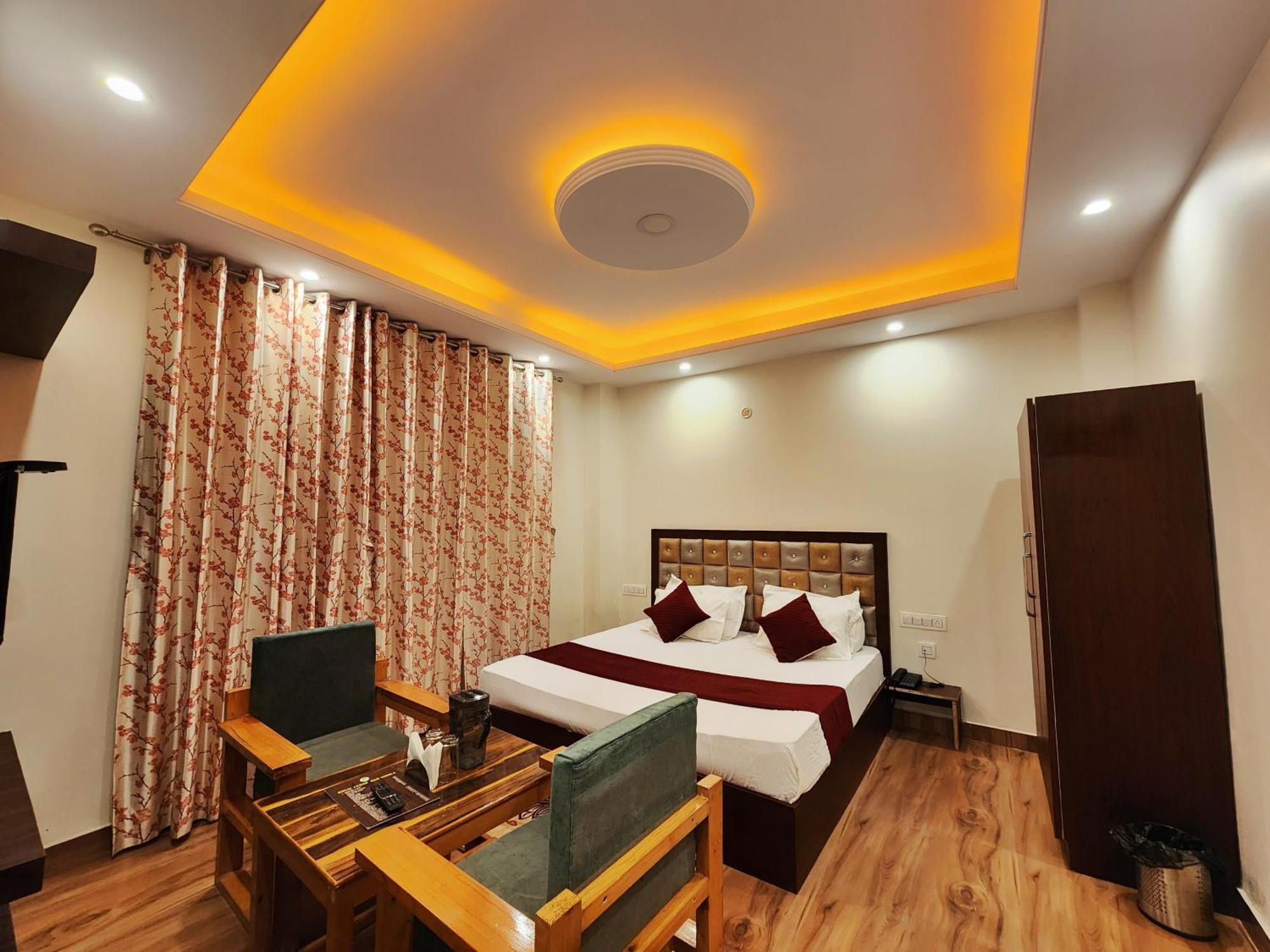 Homestay Royal Cedar *