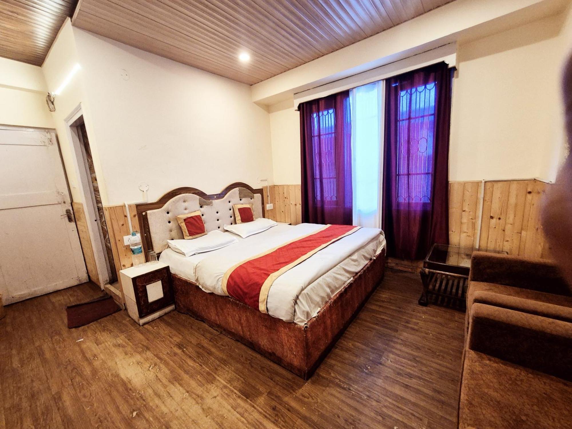 Bed & Breakfast Shorya Family The Mall *