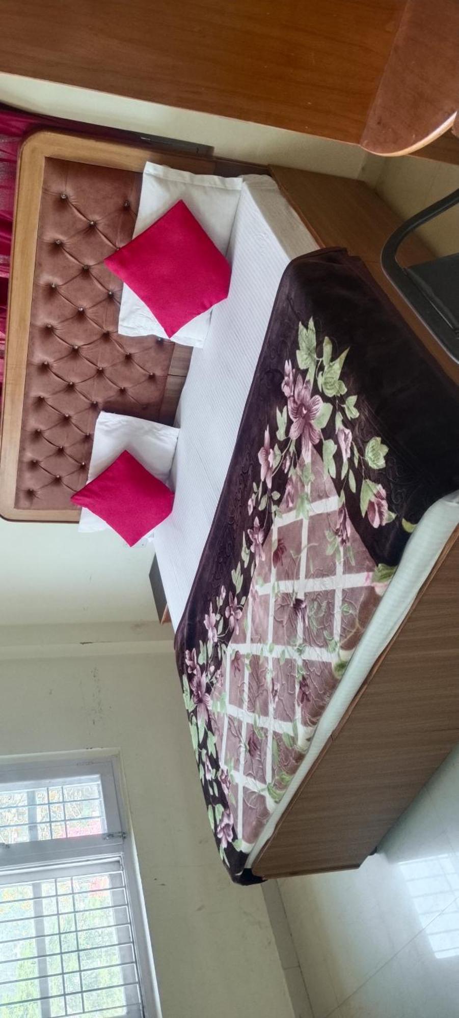 Krishna Hill Near Mall Road Homestay *