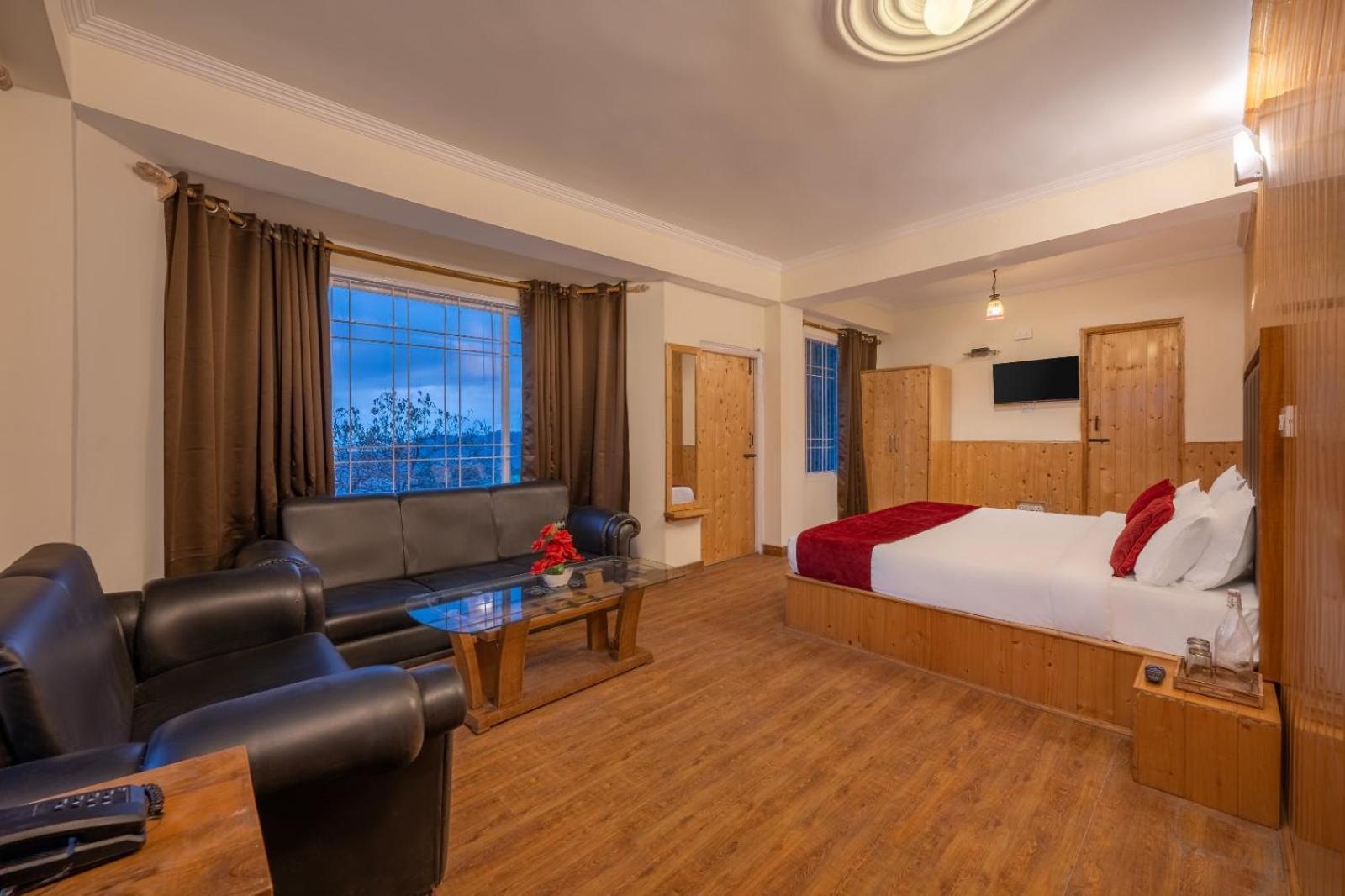 Hotel Deepwoods Shimla