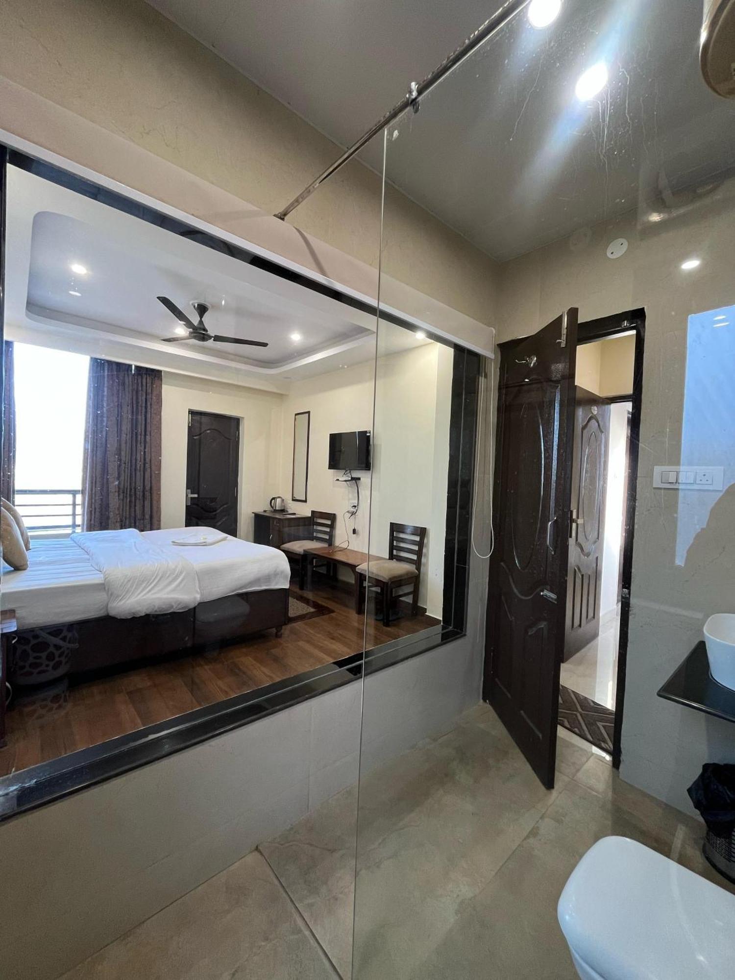 Ambrosia Grand Bed & Breakfast *