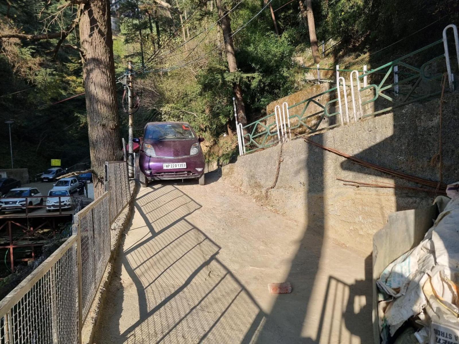 Homestay Tiny - Drive In - 2km Ahead From Mall Road Lift Parking