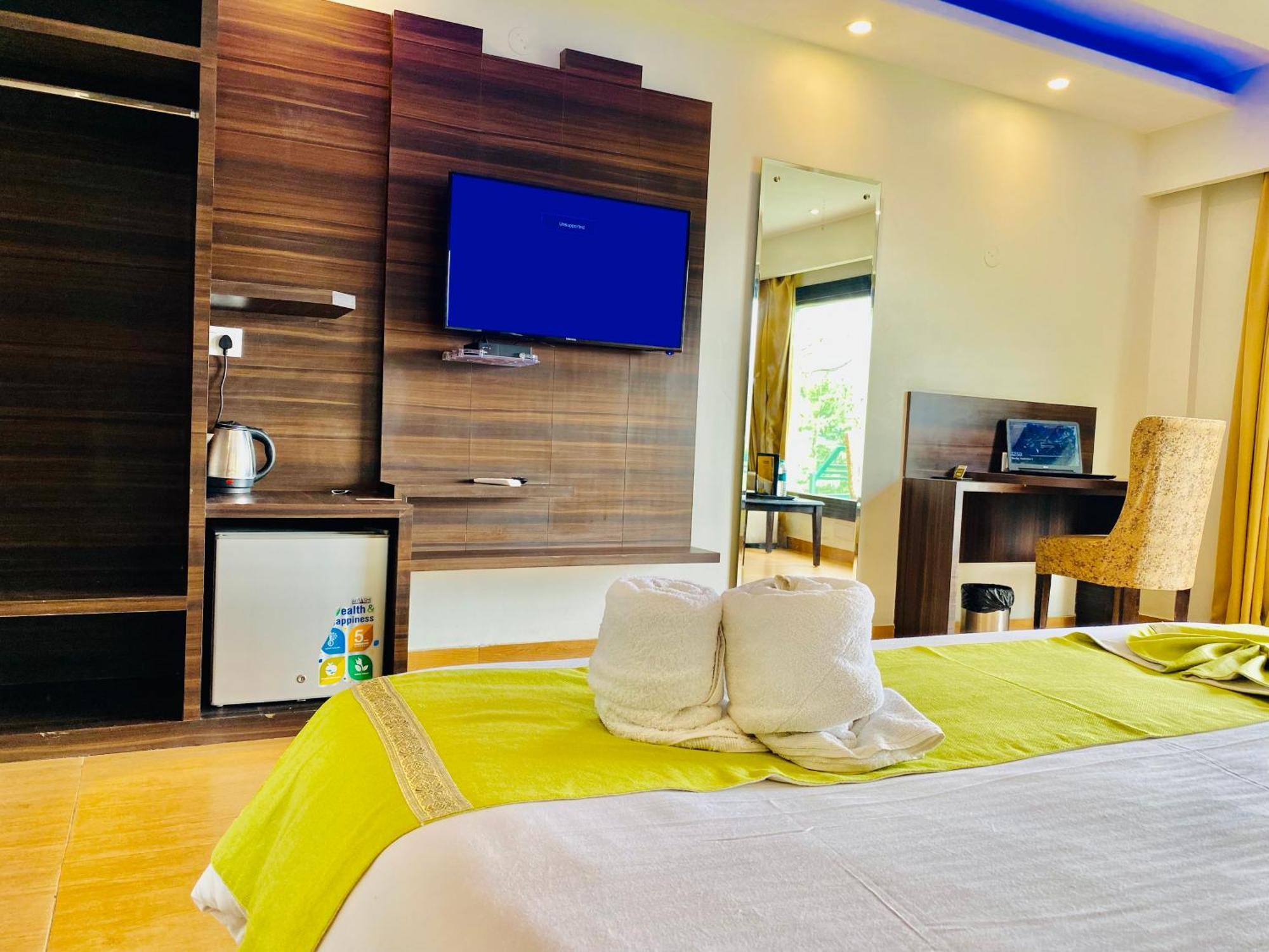 Royal Mashobra: Mountain And Valley Views Hotel Shimla
