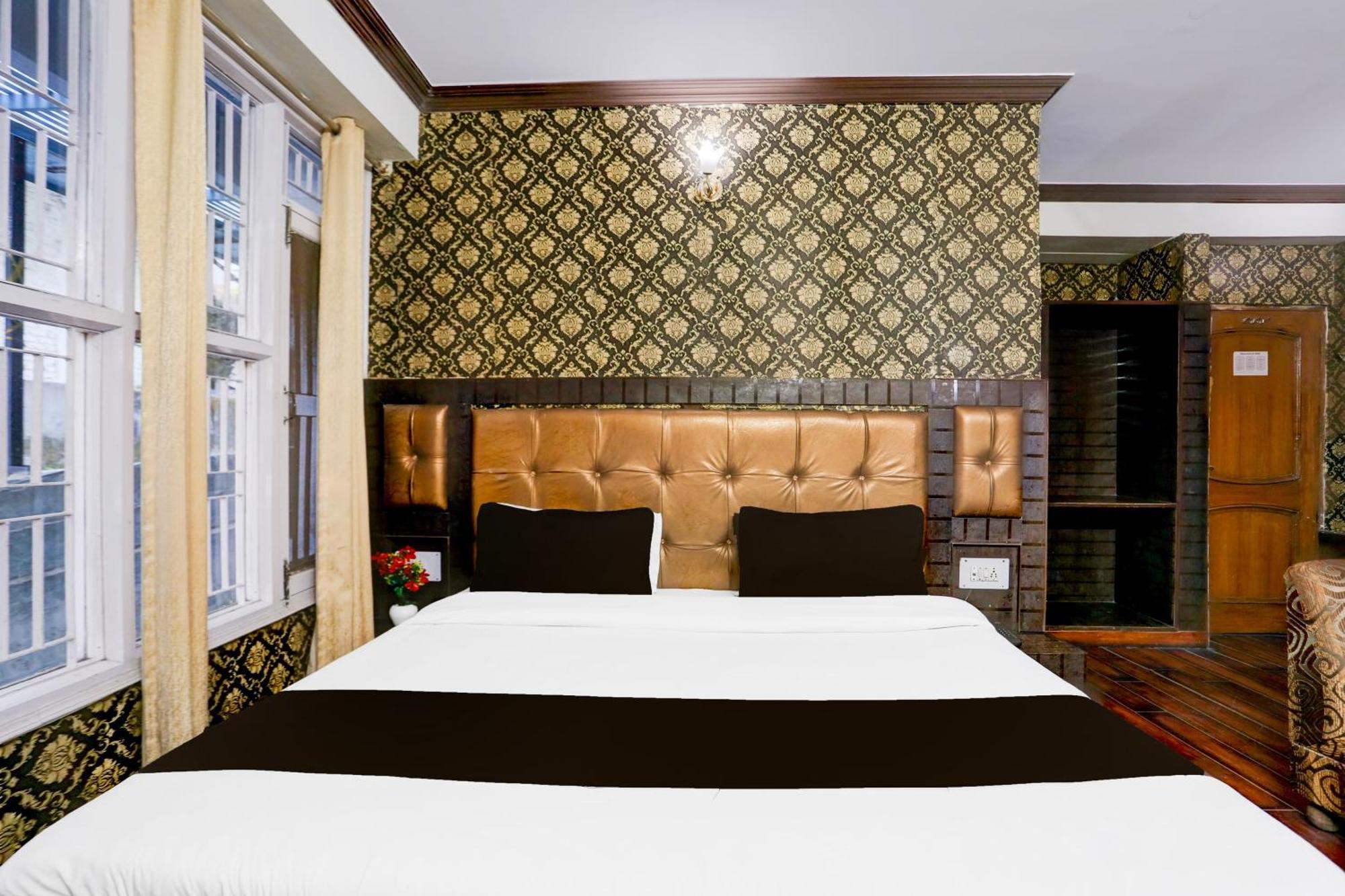 Hotel Super Collection O Mall Road Formerly Shubham