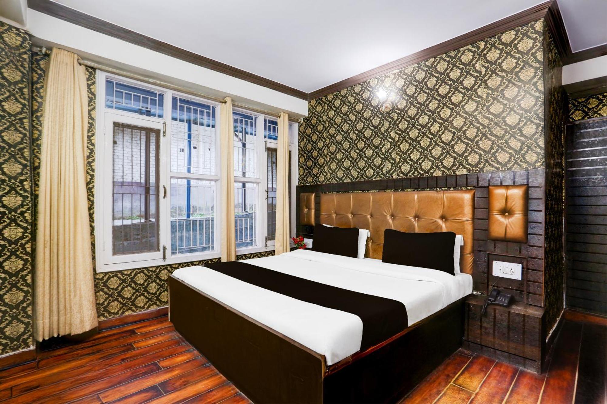 Hotel Super Collection O Mall Road Formerly Shubham 3*