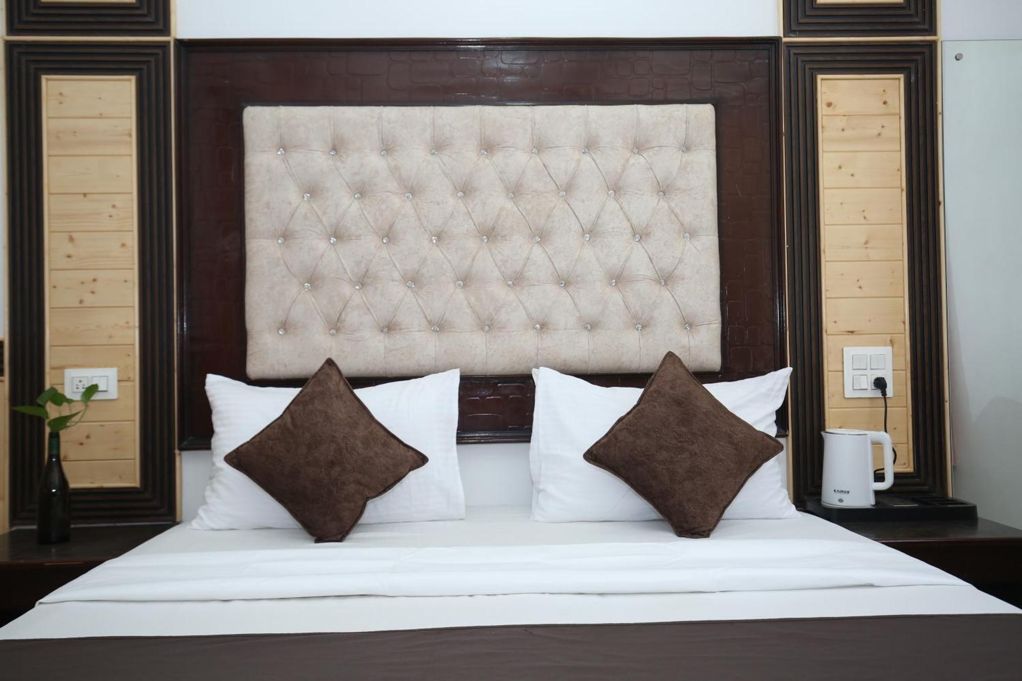 Hotel Verma By Decent *