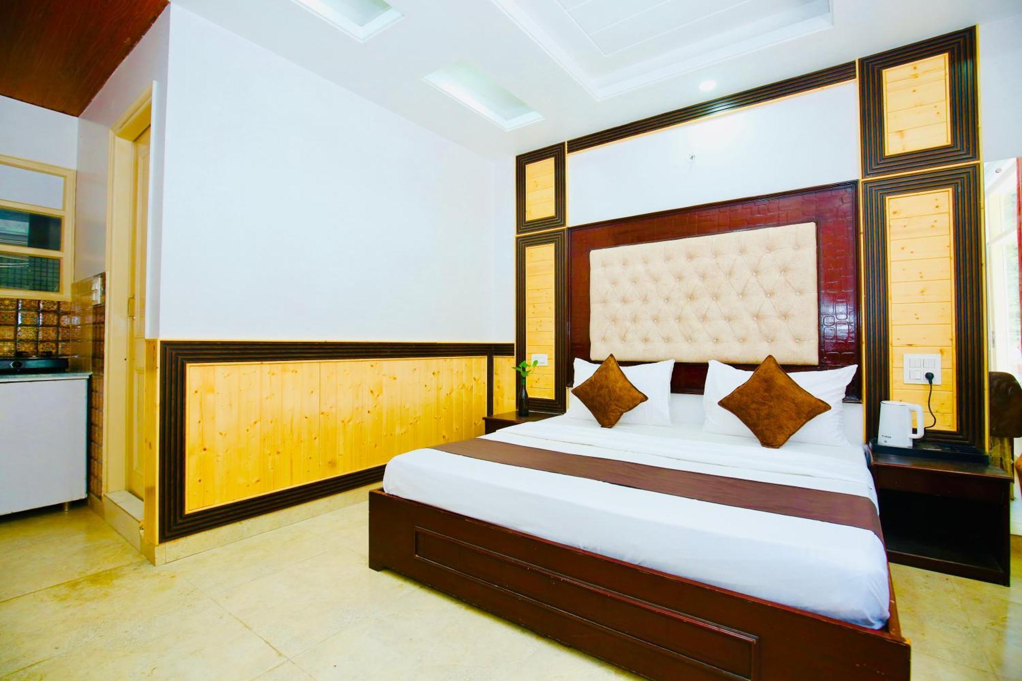 Verma By Decent Hotel *
