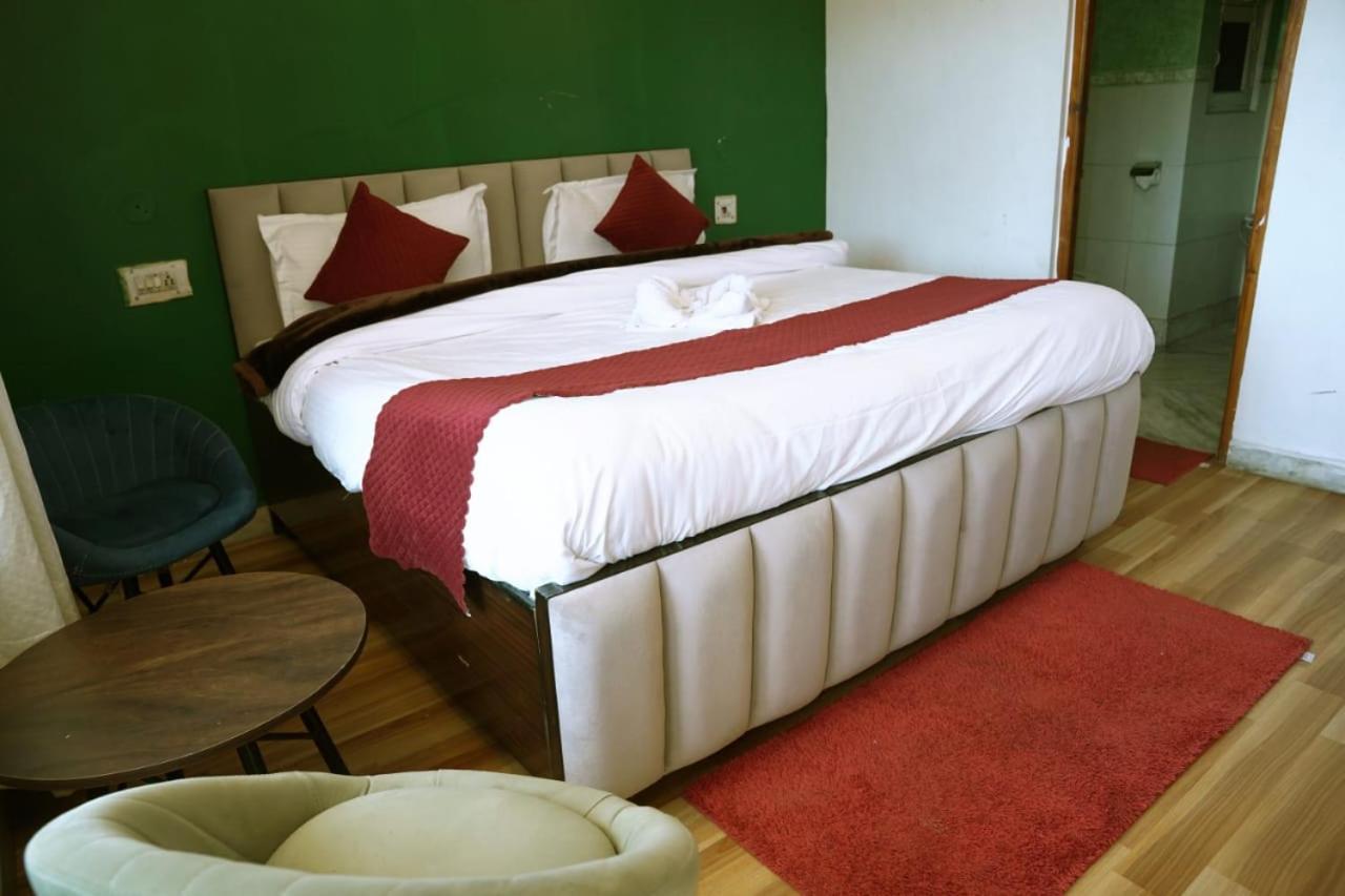 Himalyan Roots Bed & Breakfast *
