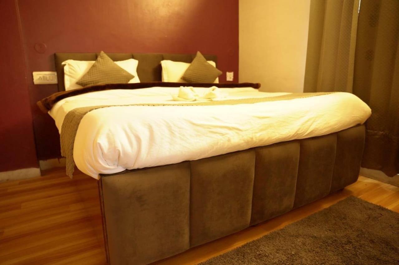 Himalyan Roots Bed & Breakfast *